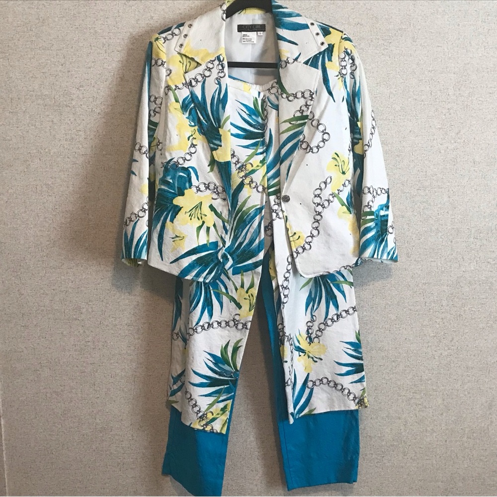 City Girl 3 Pc Tropical Pattern Jacket Pants and Capris Size Small and 4